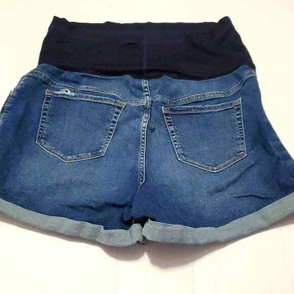 Liz Lange Maternity for Target Medium Wash Rolled Hems Denim Shorts - Picture 6 of 12